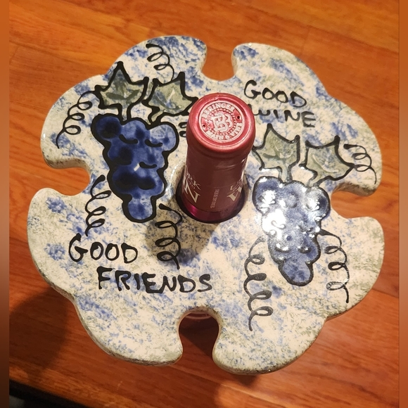 Ceramic wine bottle decoration /4 wine glass holder(wine & glasses not includedl - Picture 2 of 4